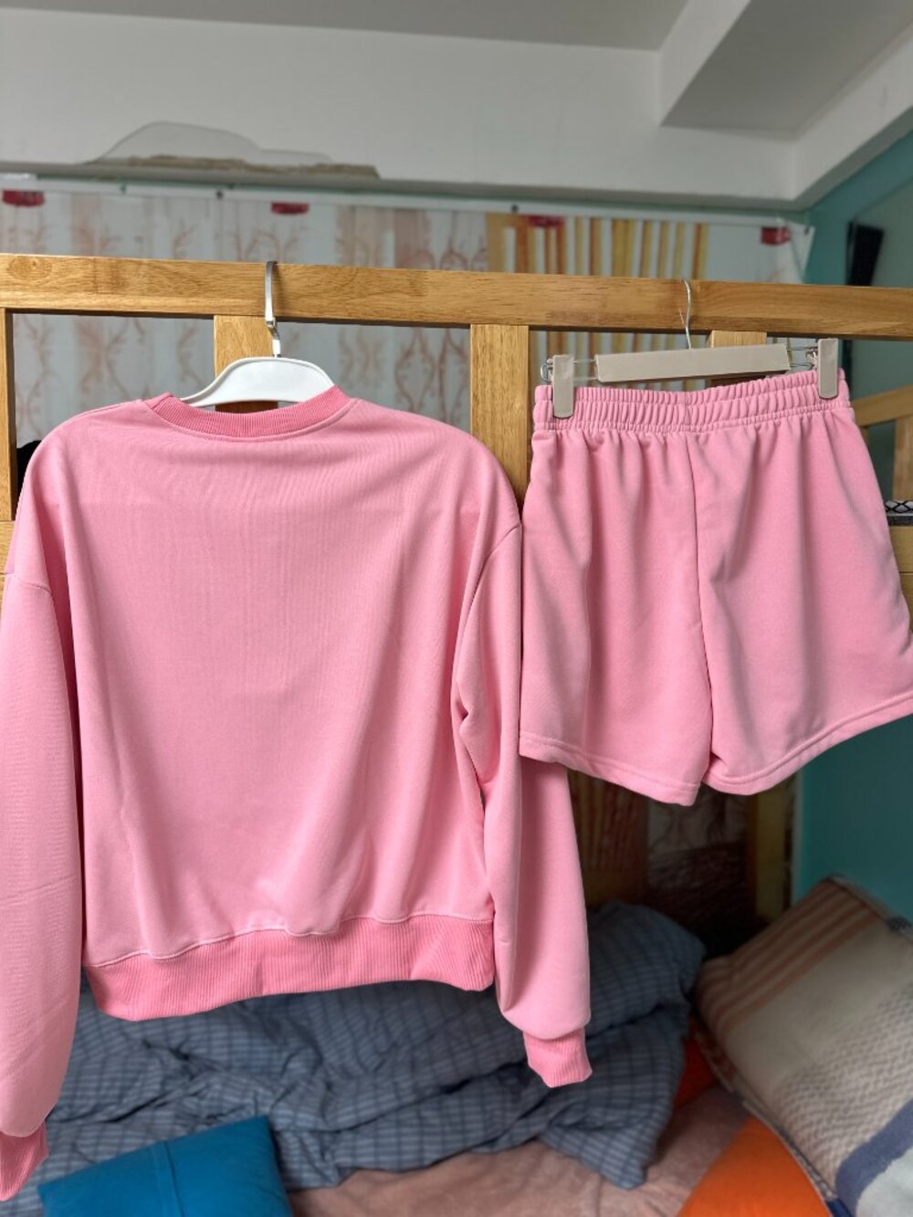 ALO Pink Tracksuit Long-sleeved Top + Shorts - Picture 4 of 4